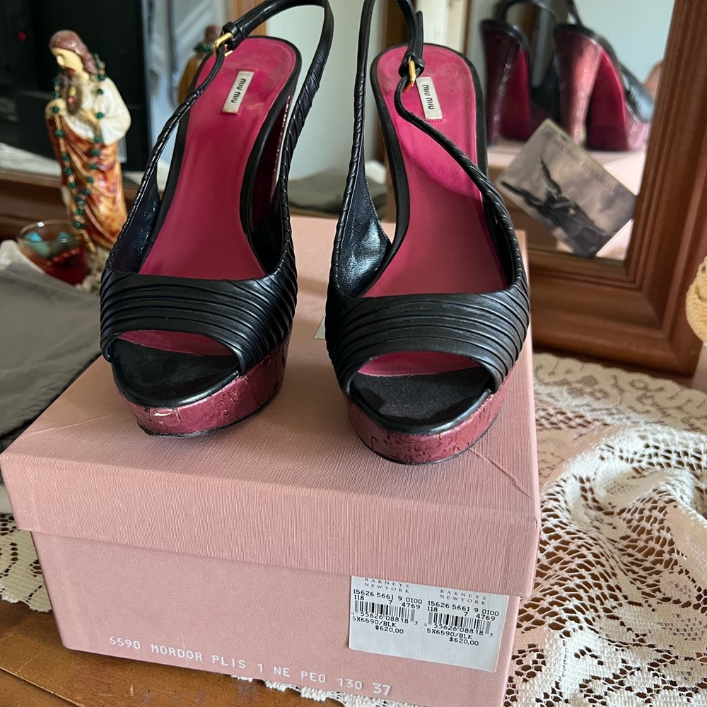 Heels - Picture 2 of 8